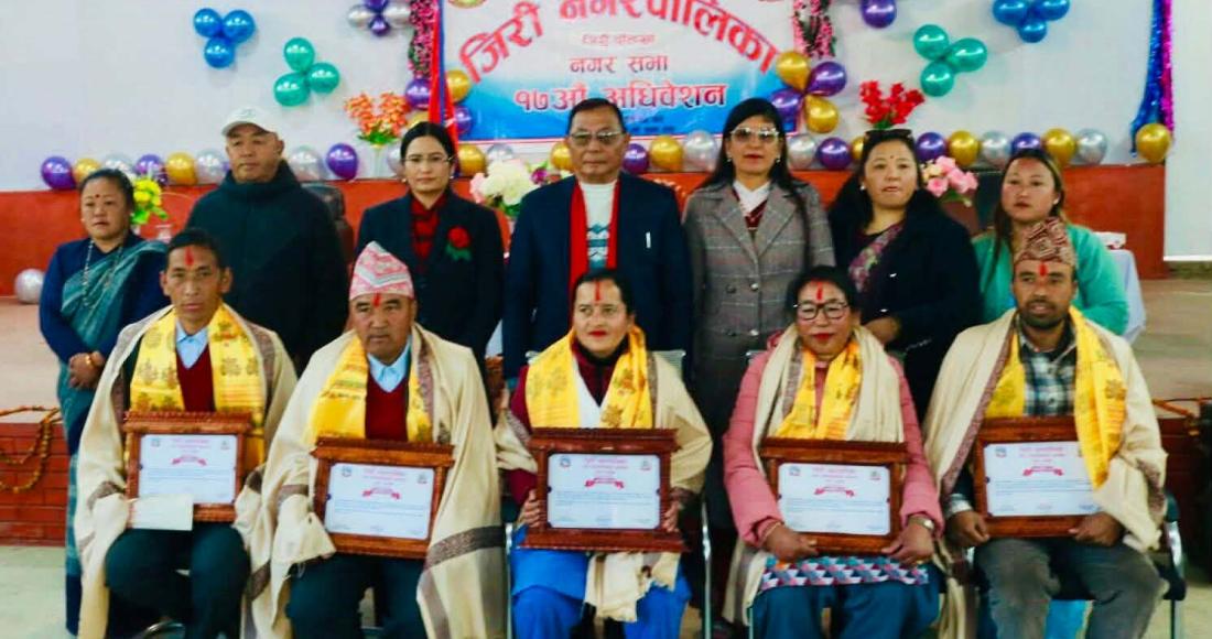 एसईई २०८१ मा दोलखा प्रथम सहिद स्मृति आवासीय मावि नगरसभामा सम्मानित